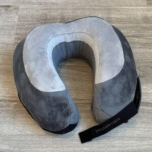 Cabeau Evolution Earth gray travel neck pillow